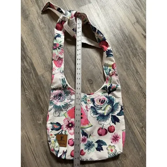 Vera Bradley New Hope Girl Limited Edition Hobo Bag Purse In ROSY GARDEN PICNIC - Picture 3 of 7